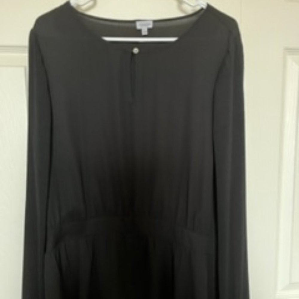 Peplum blouse with tiny pleated sleeves